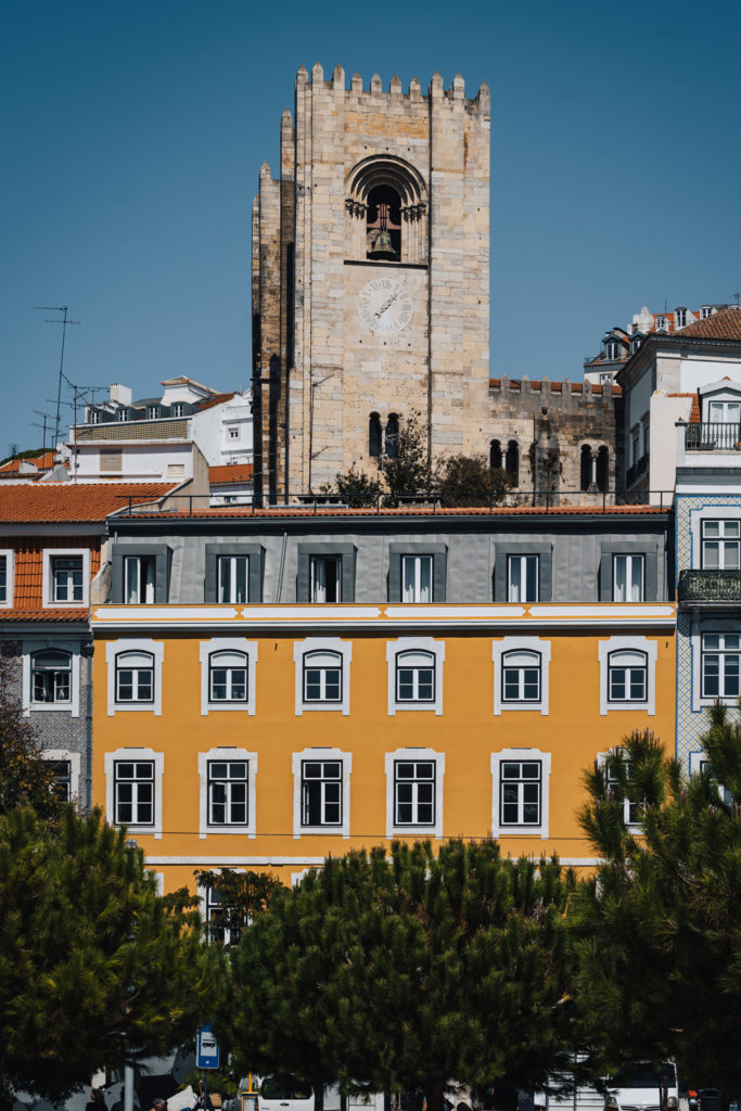 AlmaLusa Alfama Facade & Lisbon cathedral
