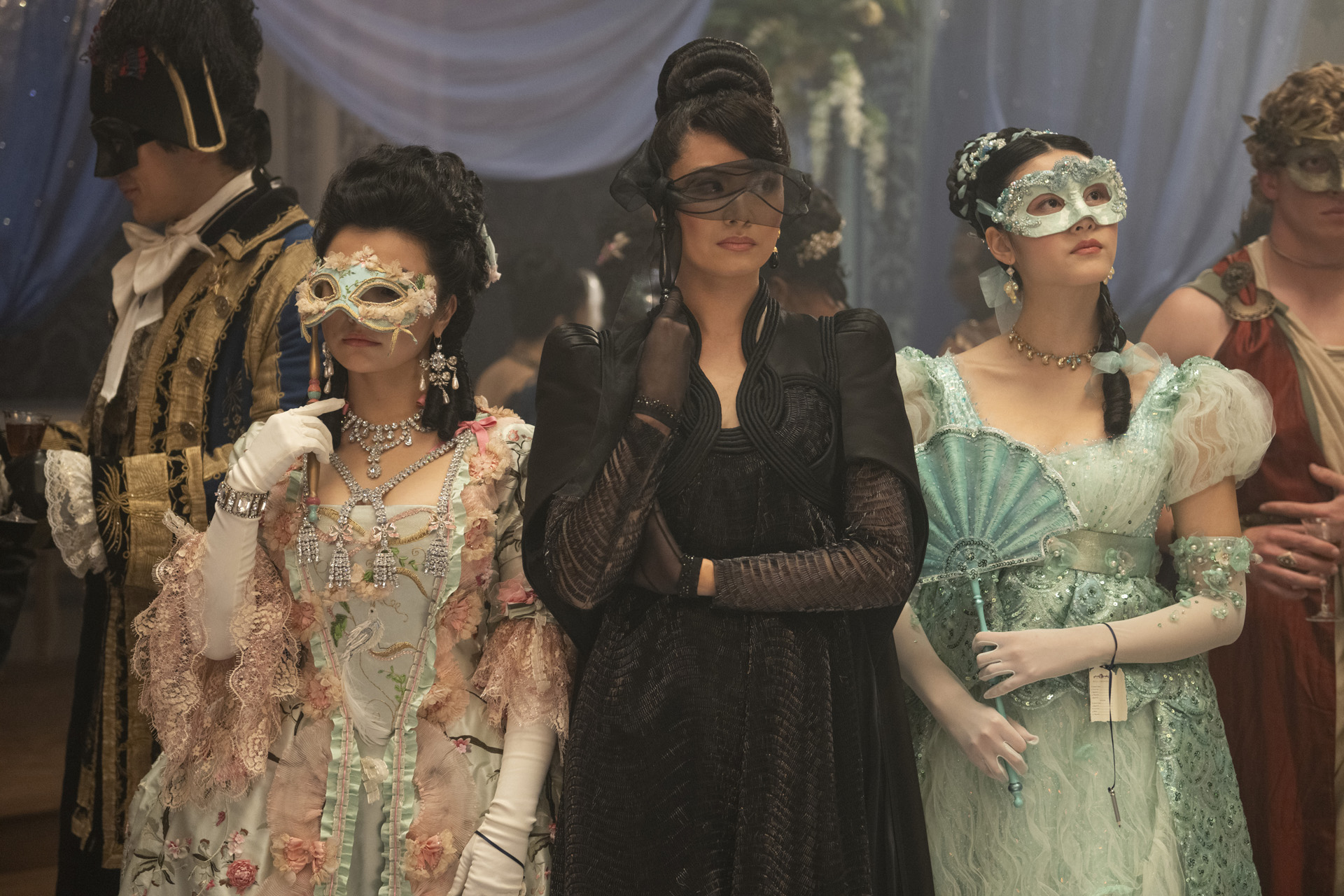 Michelle Mao as Rosamund Li, Katie Leung as Lady Araminta Gao & Isabella Wei as Posy Li in episode 401 of Bridgerton. (Liam Daniel/Netflix © 2025)