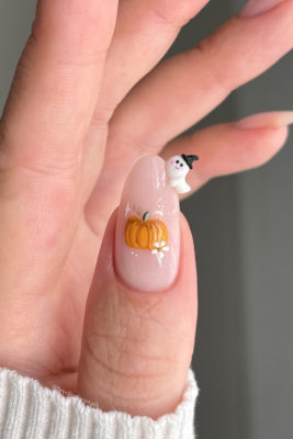 Nails with pumpkin art