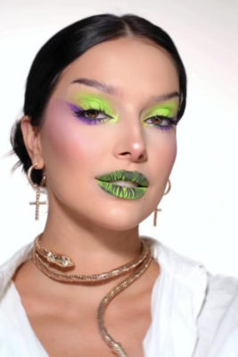 Woman with Beetlejuice lips