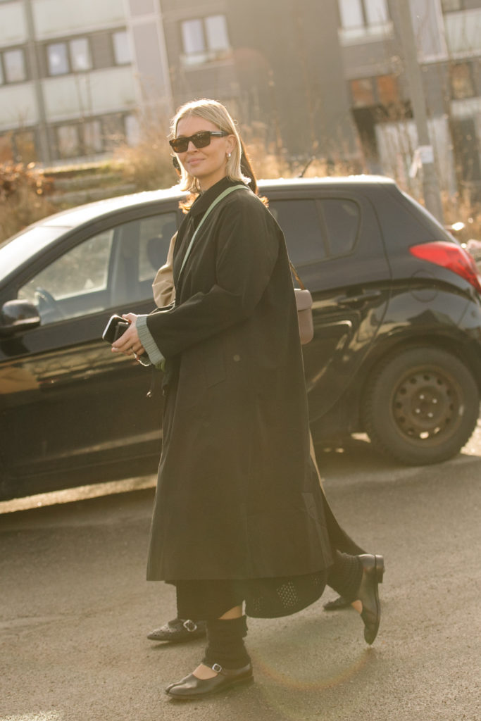 Woman with bell-bottom bob