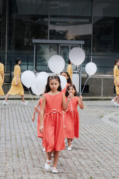 Children holding balloons