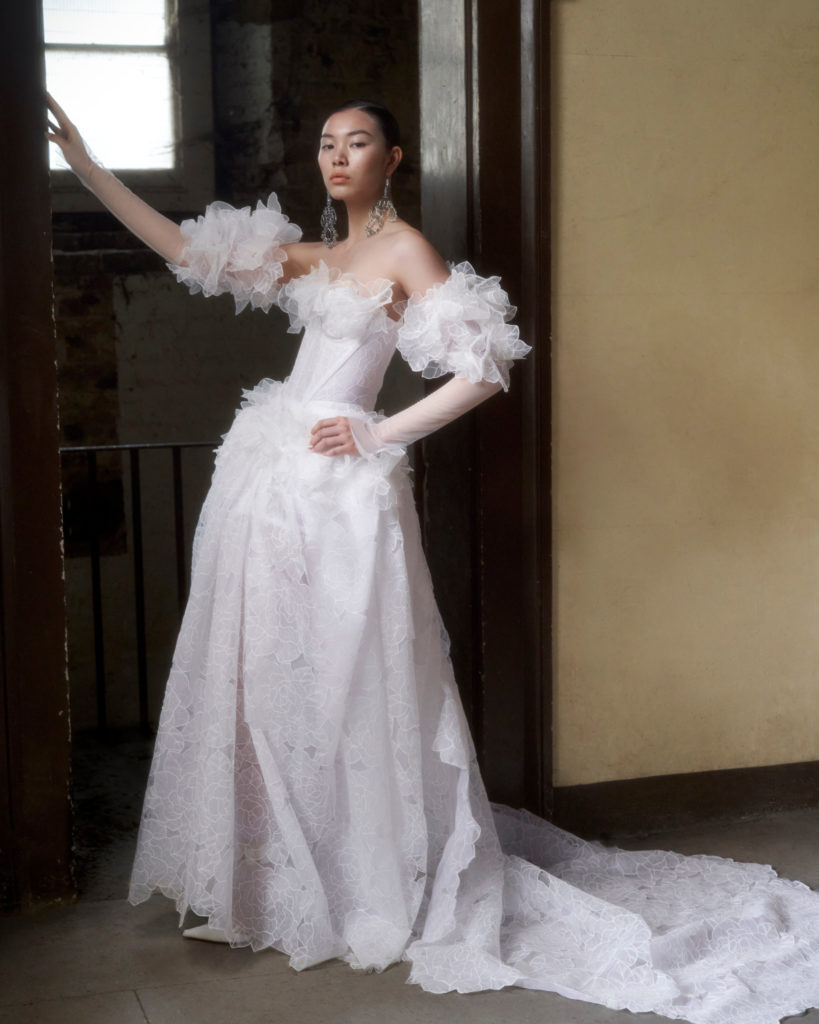Vivienne Westwood 2025 Bridal Pays Tribute To Queen Victoria Olivia C Vivienne Westwood 2025 Bridal Couture Collection 819x1024 