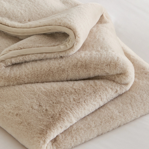 Close up of fluffy throw blanket | boo basket