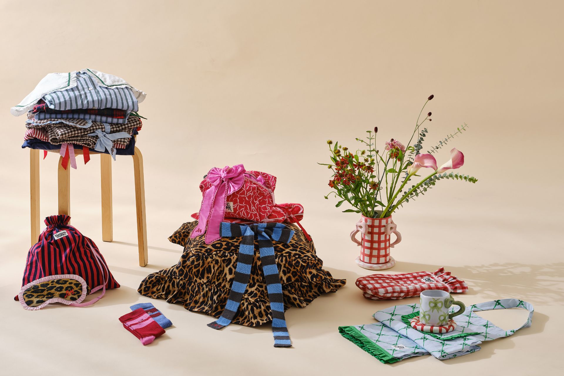 Damson Madder printed aprons and placemats