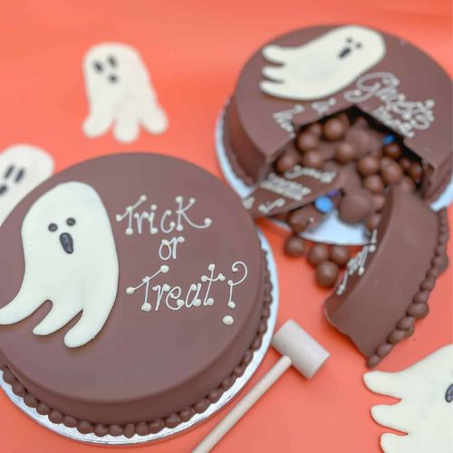 Chocolate cake with ghost decoration