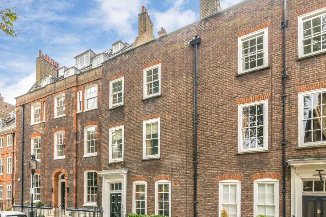 Red brick Westminster townhouse