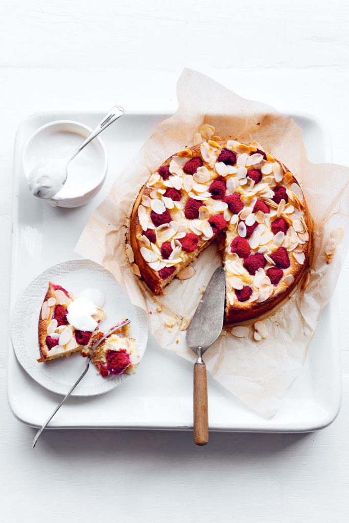 Lemon and raspberry cake