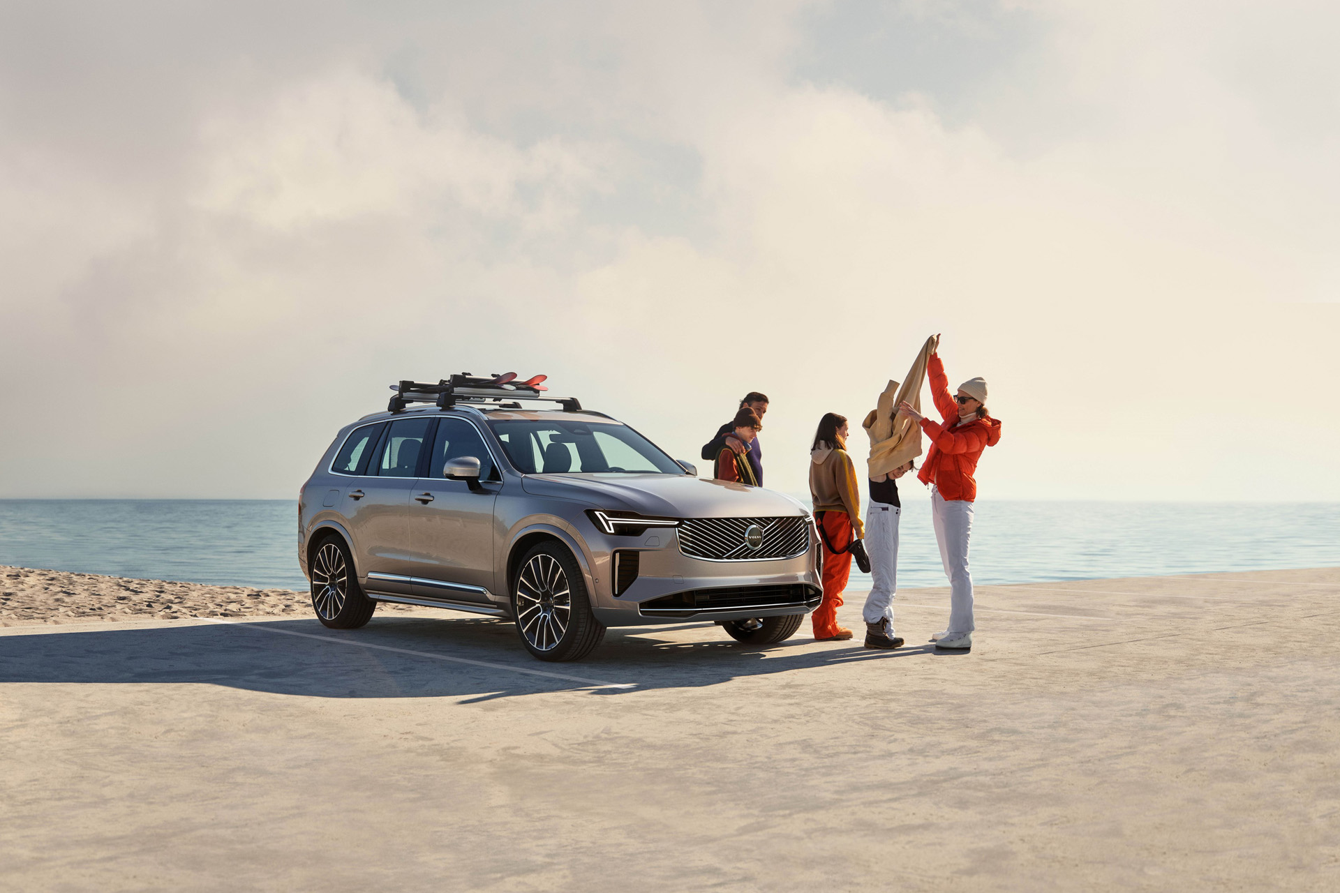 The car with a family by the beach