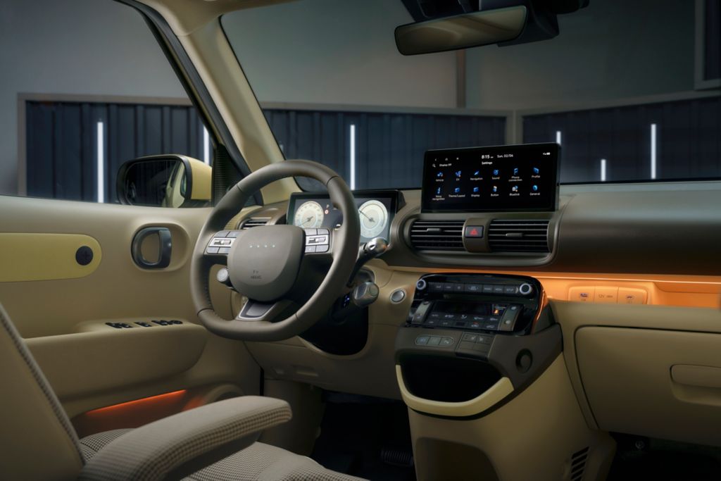 Steering wheel and console