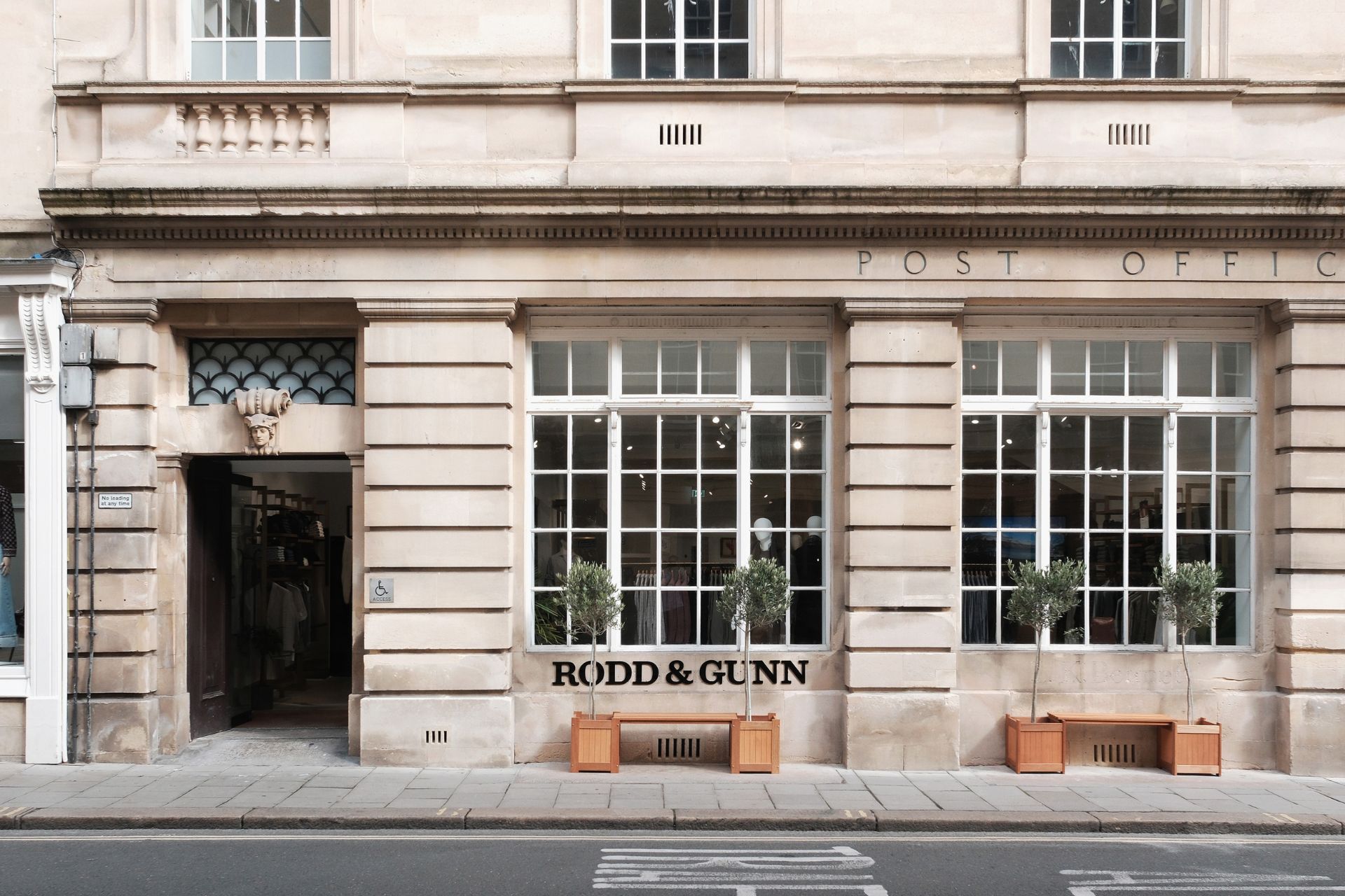 Rodd & Gunn store exterior