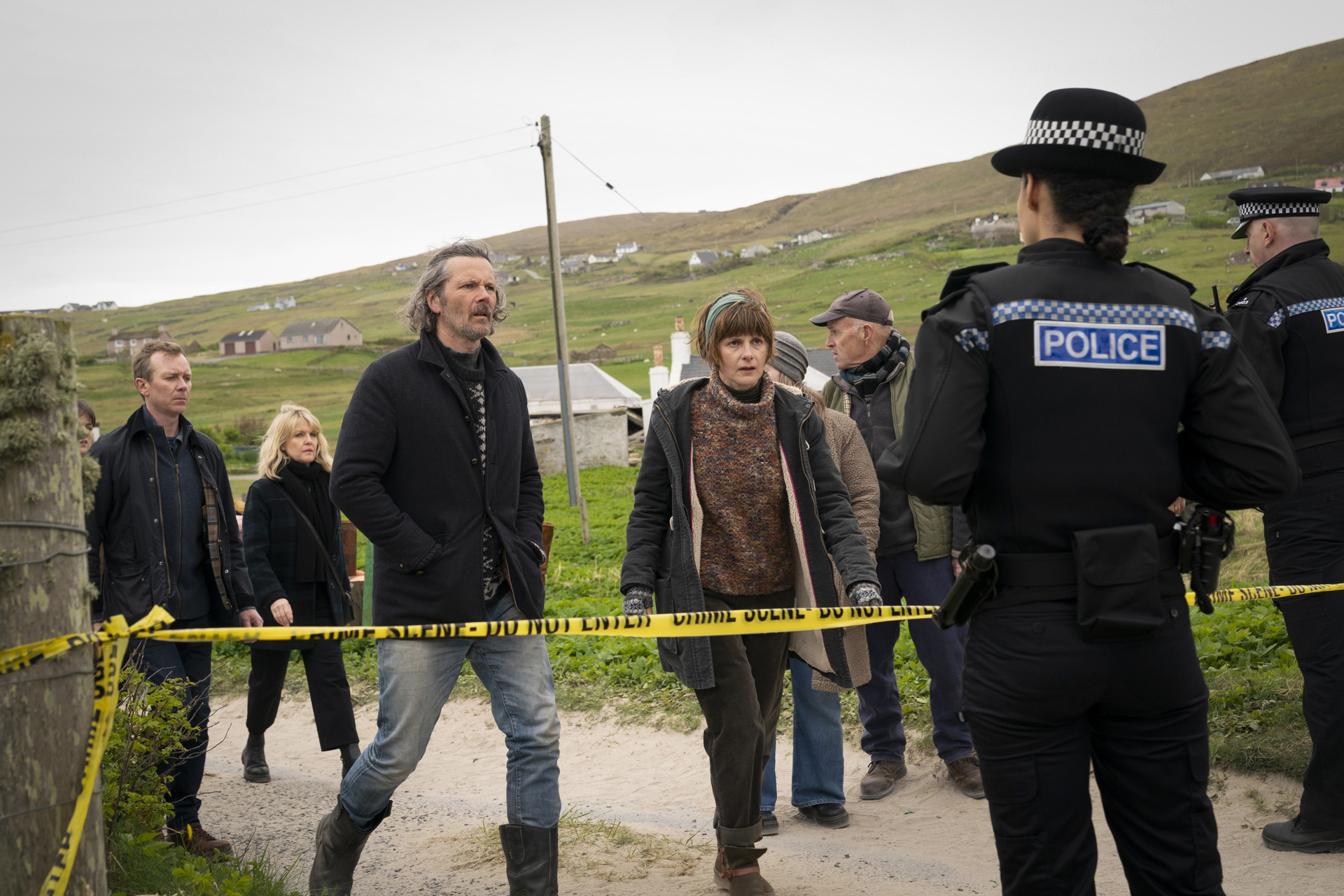DC Sandy Wilson (STEVEN ROBERTSON), DI Ruth Calder (ASHLEY JENSEN), Tom Jameson (NIALL MACGREGOR), Isobel Jameson (LOUISE BREALEY) & PC Lorna Burns (EUBHA AKILADE) in Shetland series 10.