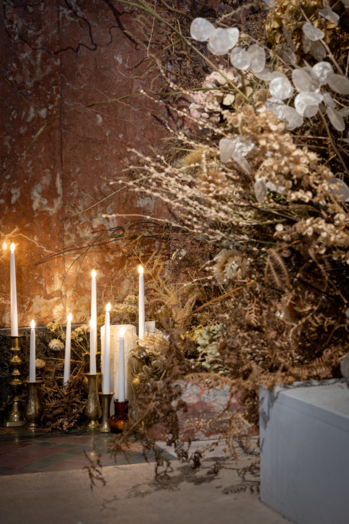 How To Create A Natural Christmas Tablescape Using British Foliage