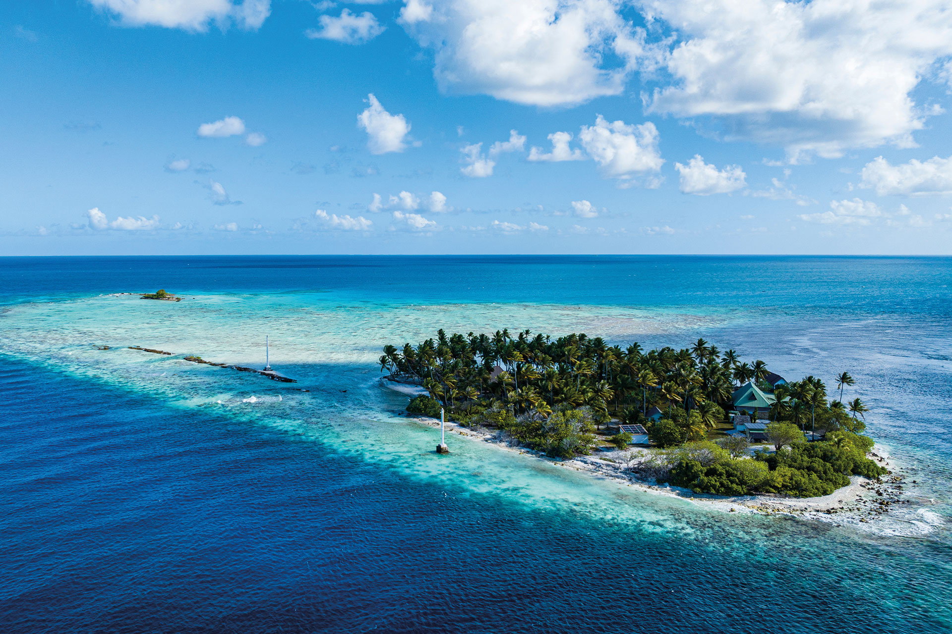 The ocean and Rangiroa island