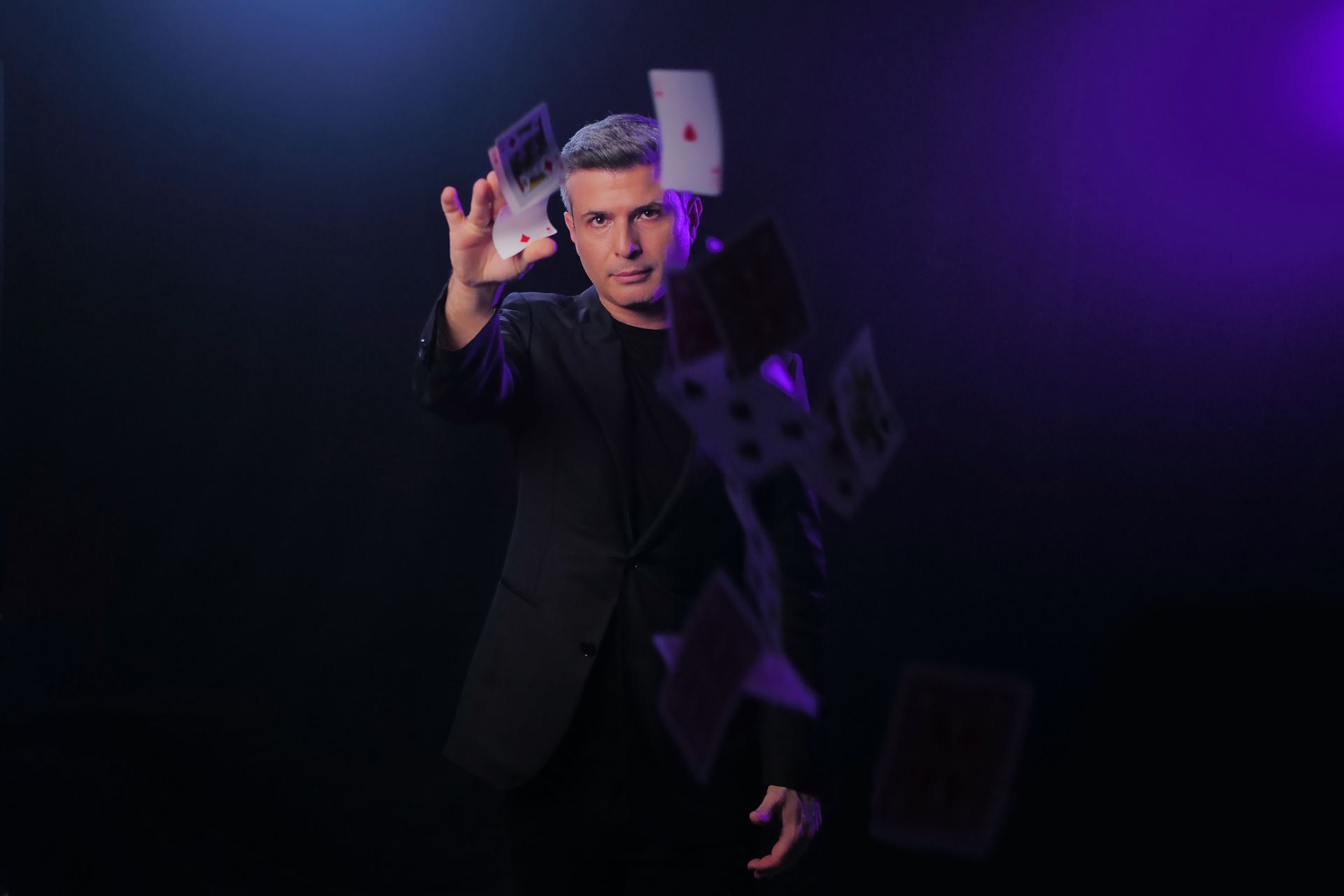 Closed:Win A London Hotel Stay & Tickets To Asi Wind's New Magic Show