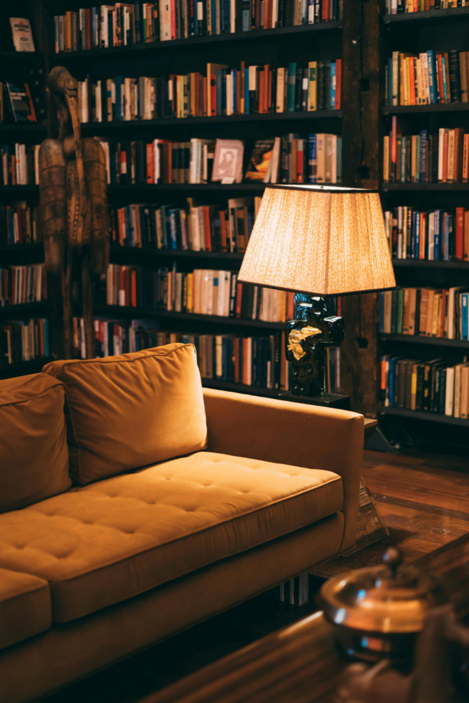 Here's How To Read More This Autumn (& 8 Books To Start With)