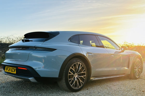 Porsche Taycan 4S Cross Turismo
