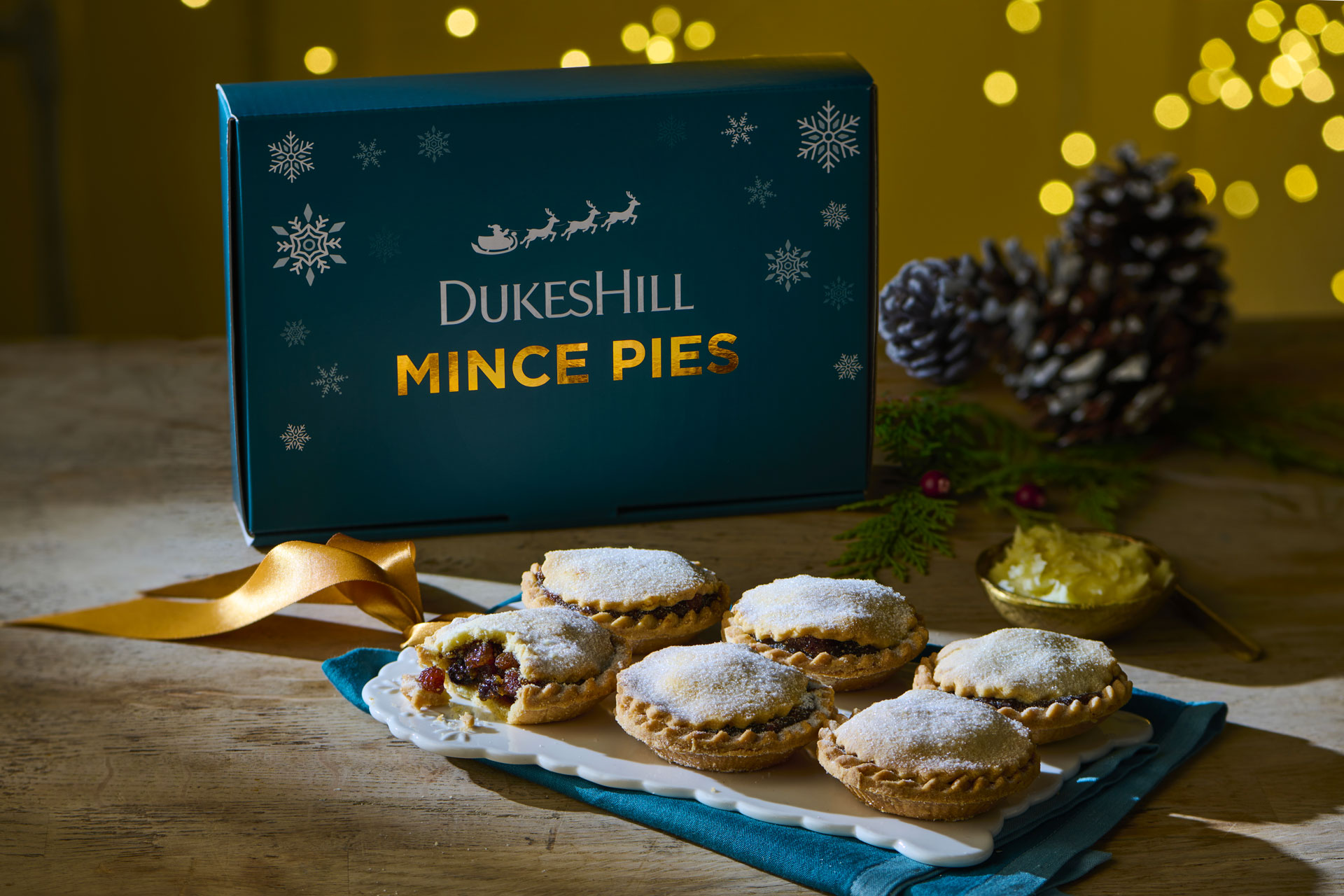 Six Dukeshill mince pies