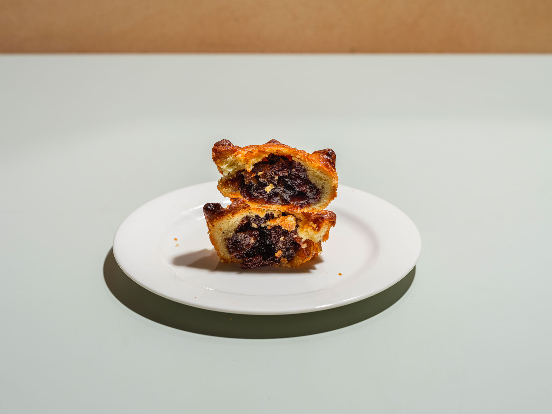 A cross section of a mince pie