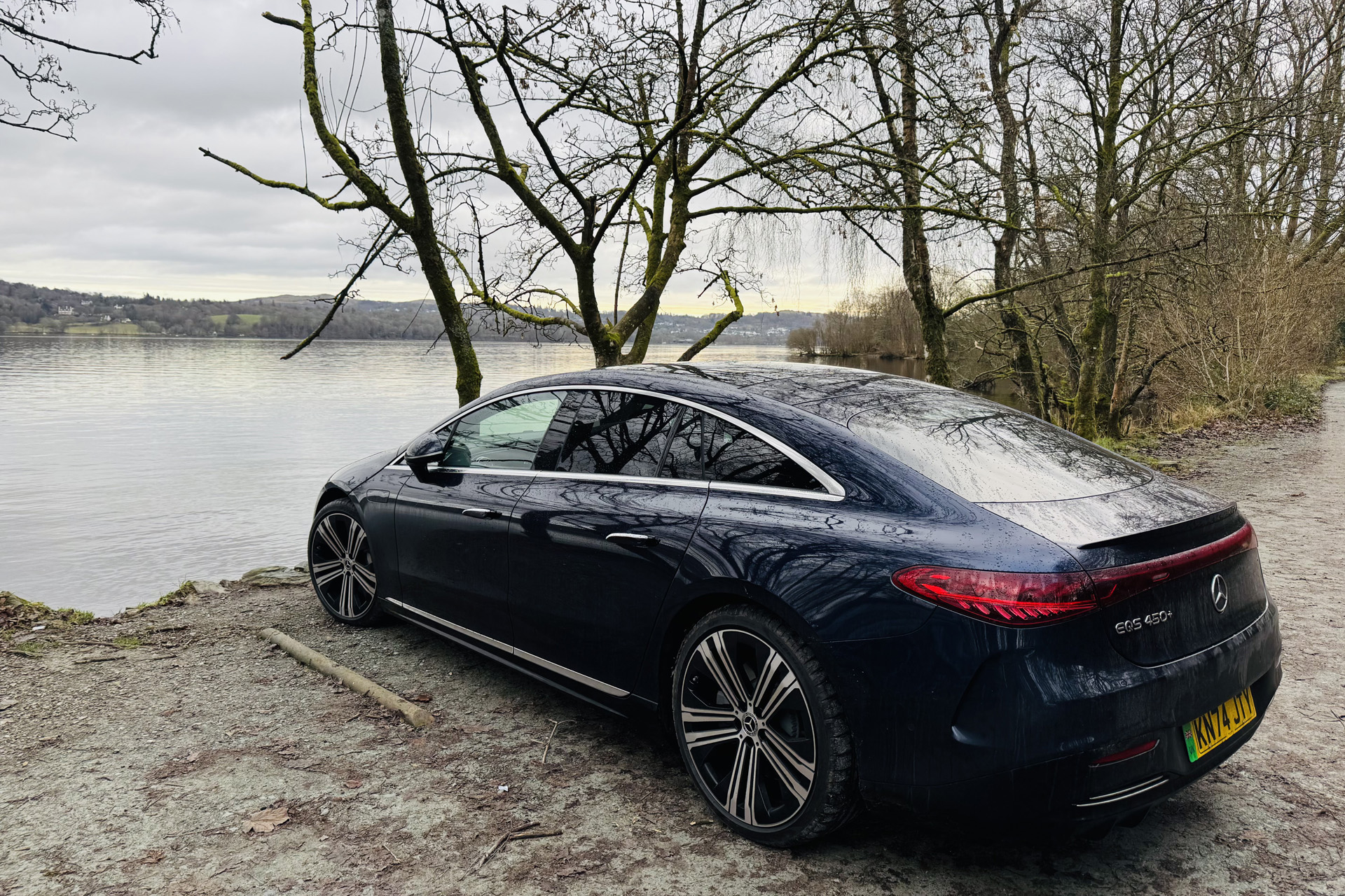 The car beside a lake