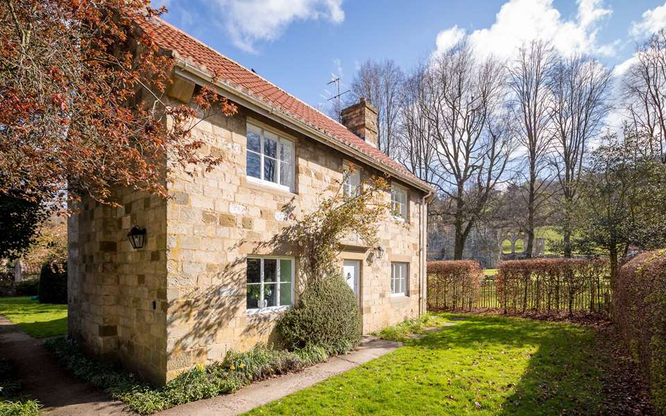 Refectory Cottage in the sun