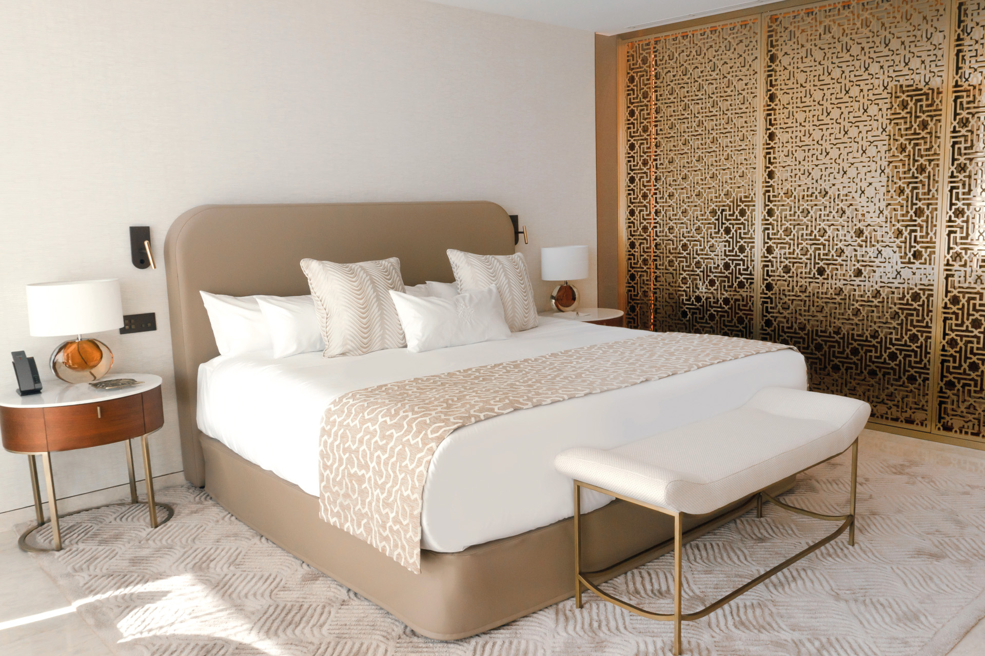 A hotel bedroom