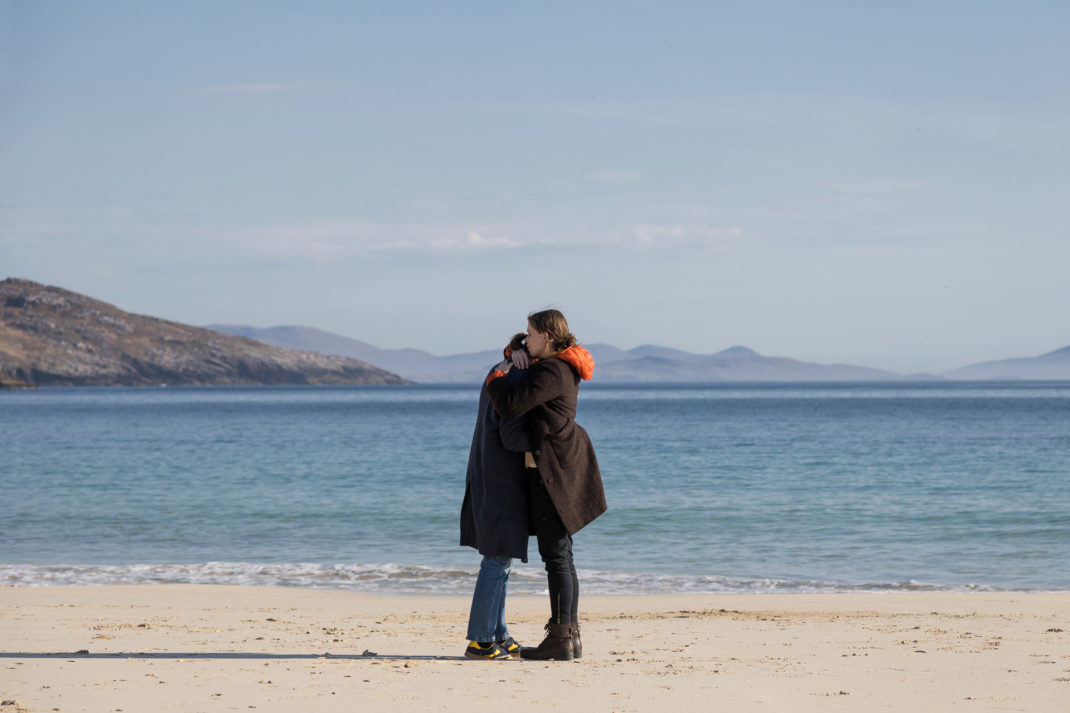 Kat Crichton (SORCHA GROUNDSELL) & Sine MacLean (MEREDITH BROOKS) in An t-Eilean