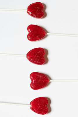 Heart-shaped lollipops | Valentine's Gifts For Him