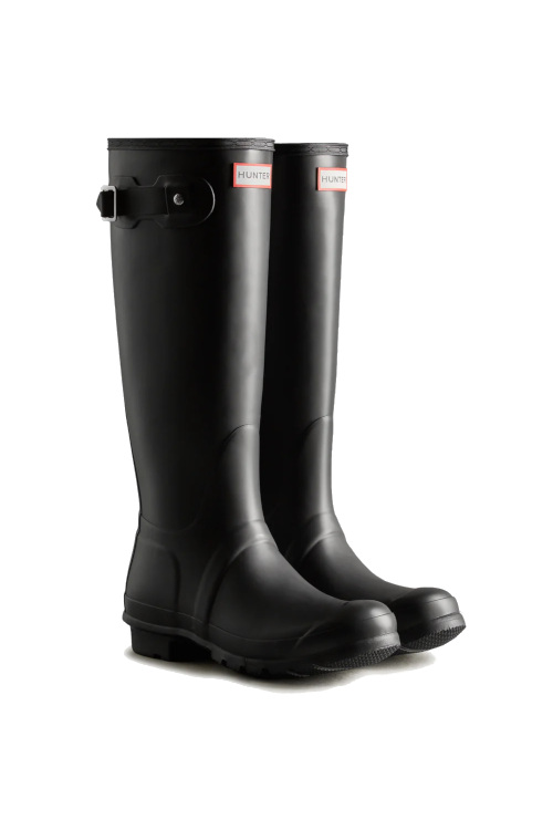 Black wellington boots