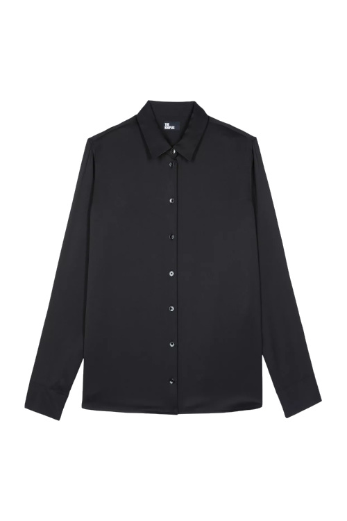 Black shirt