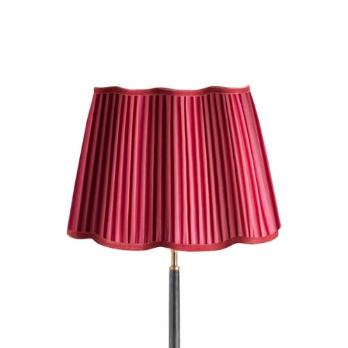 Scalloped red lampshade
