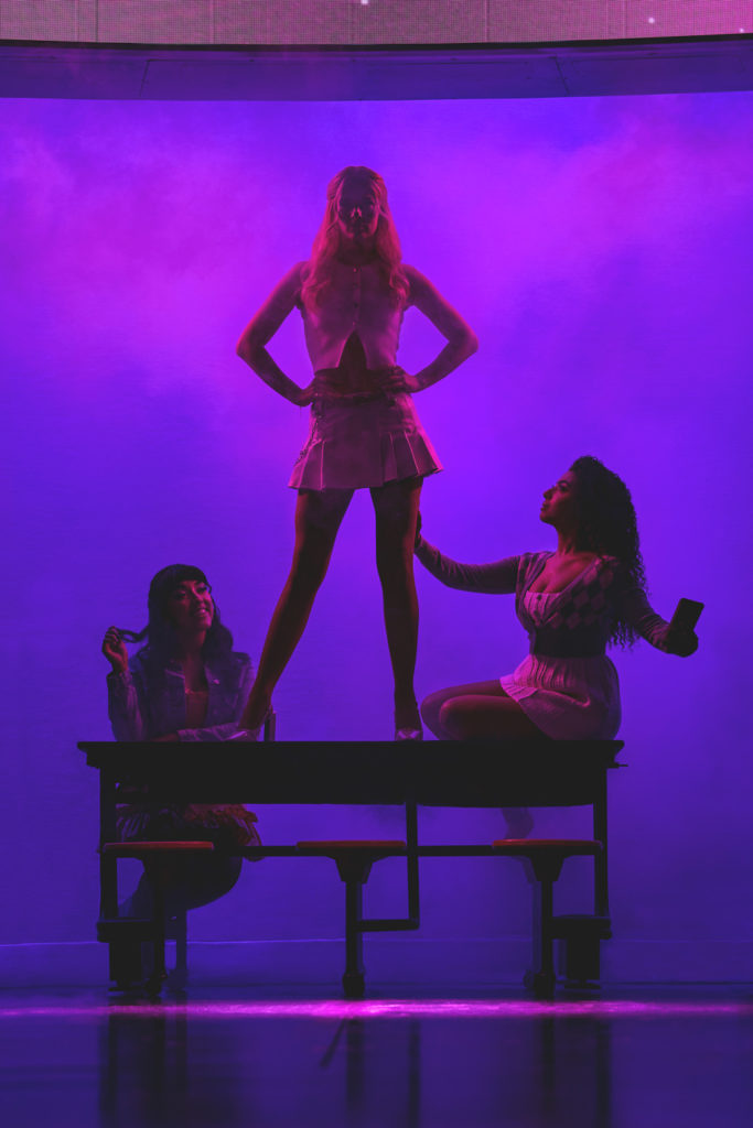 Grace Mouat (Karen), Georgina Castle (Regina), Elèna Gyasi (Gretchen) in Mean Girls