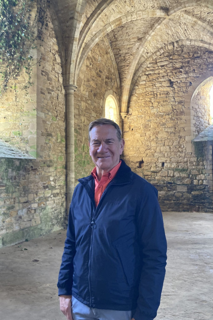 Michael Portillo at the Battle of Hastings Abbey in Great Coastal Railway Journeys s3, Eastbourne to Rye episode