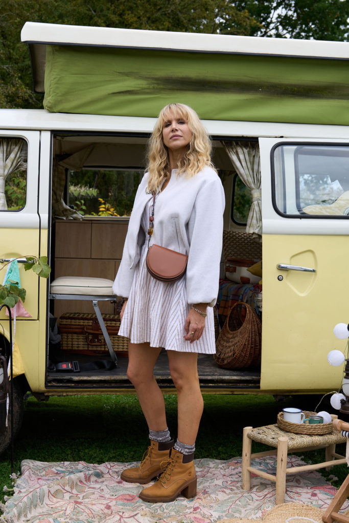Amanda (LUCY PUNCH) in Amandaland