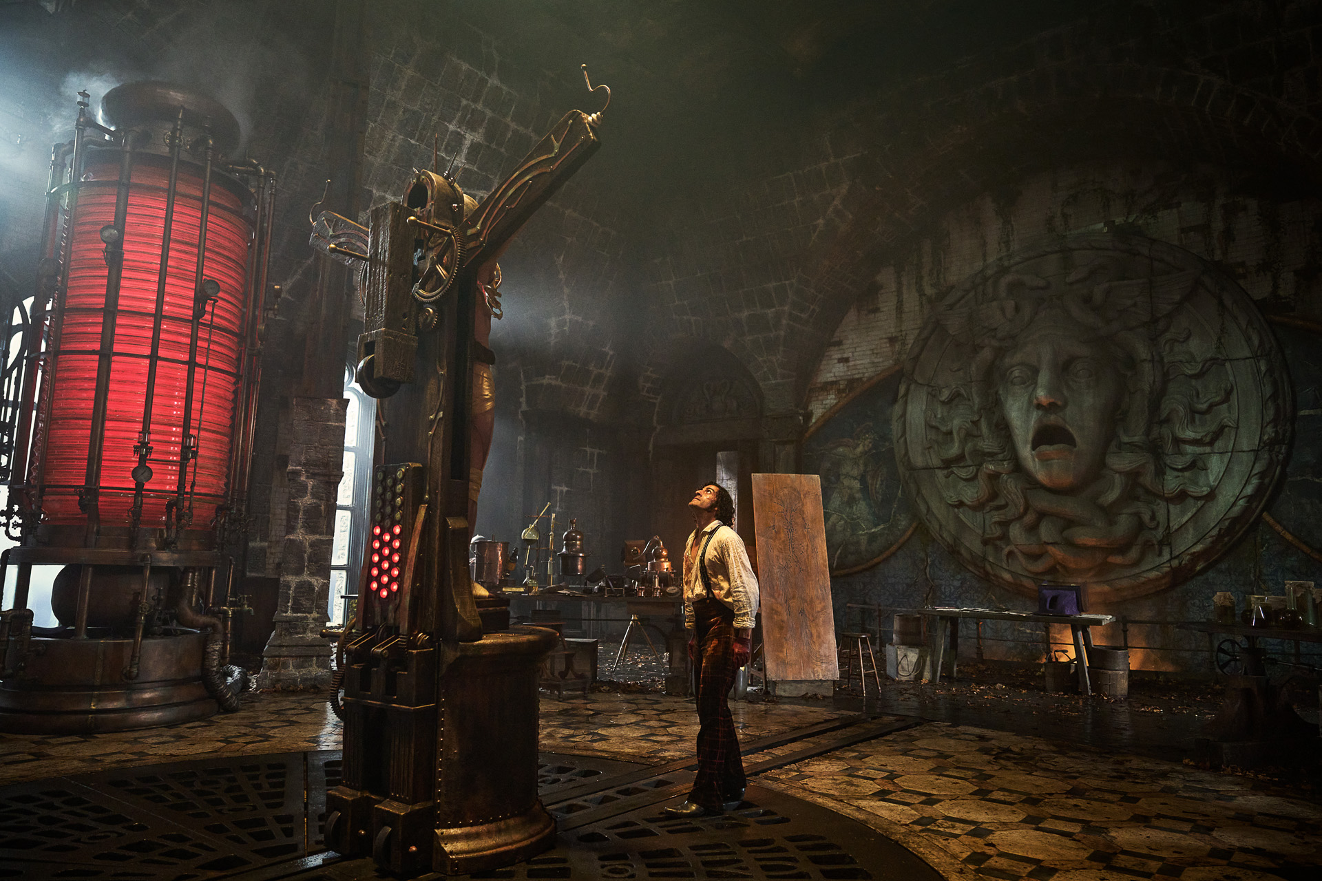 Oscar Issac as Victor Frankenstein in Frankenstein