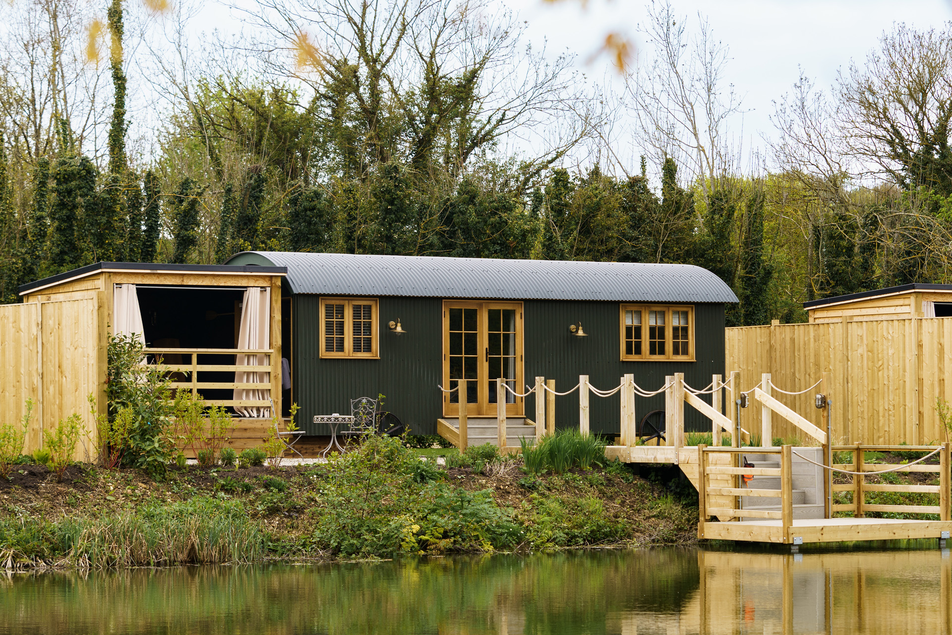 A romantic cabin beside a lake