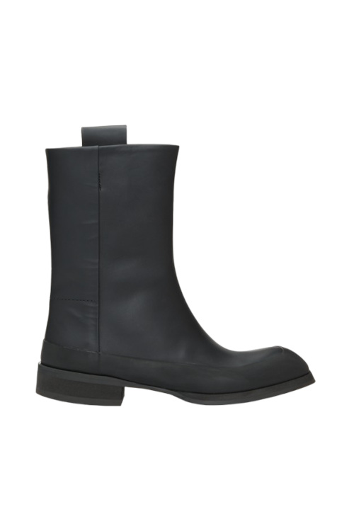 Black boot