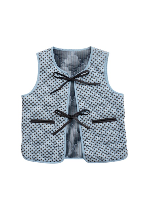 Blue tie front vest | spring capsule wardrobe