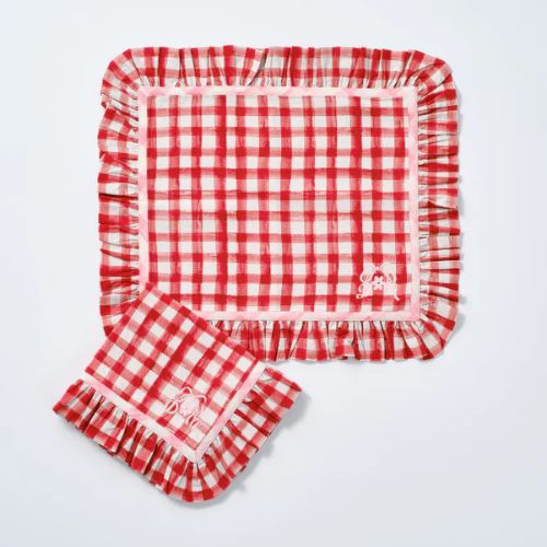 Red gingham placemats with ruffle trim