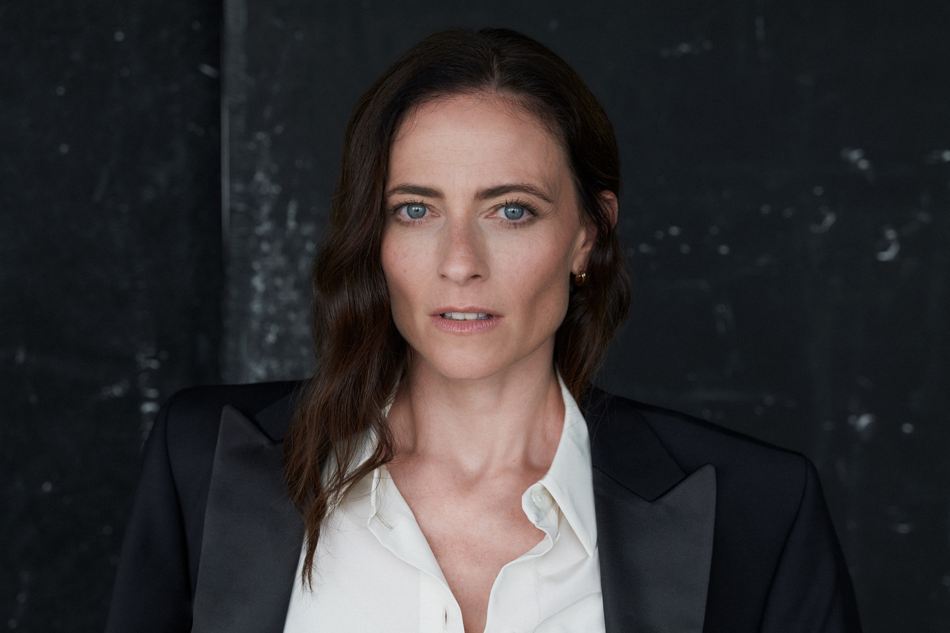LARA PULVER