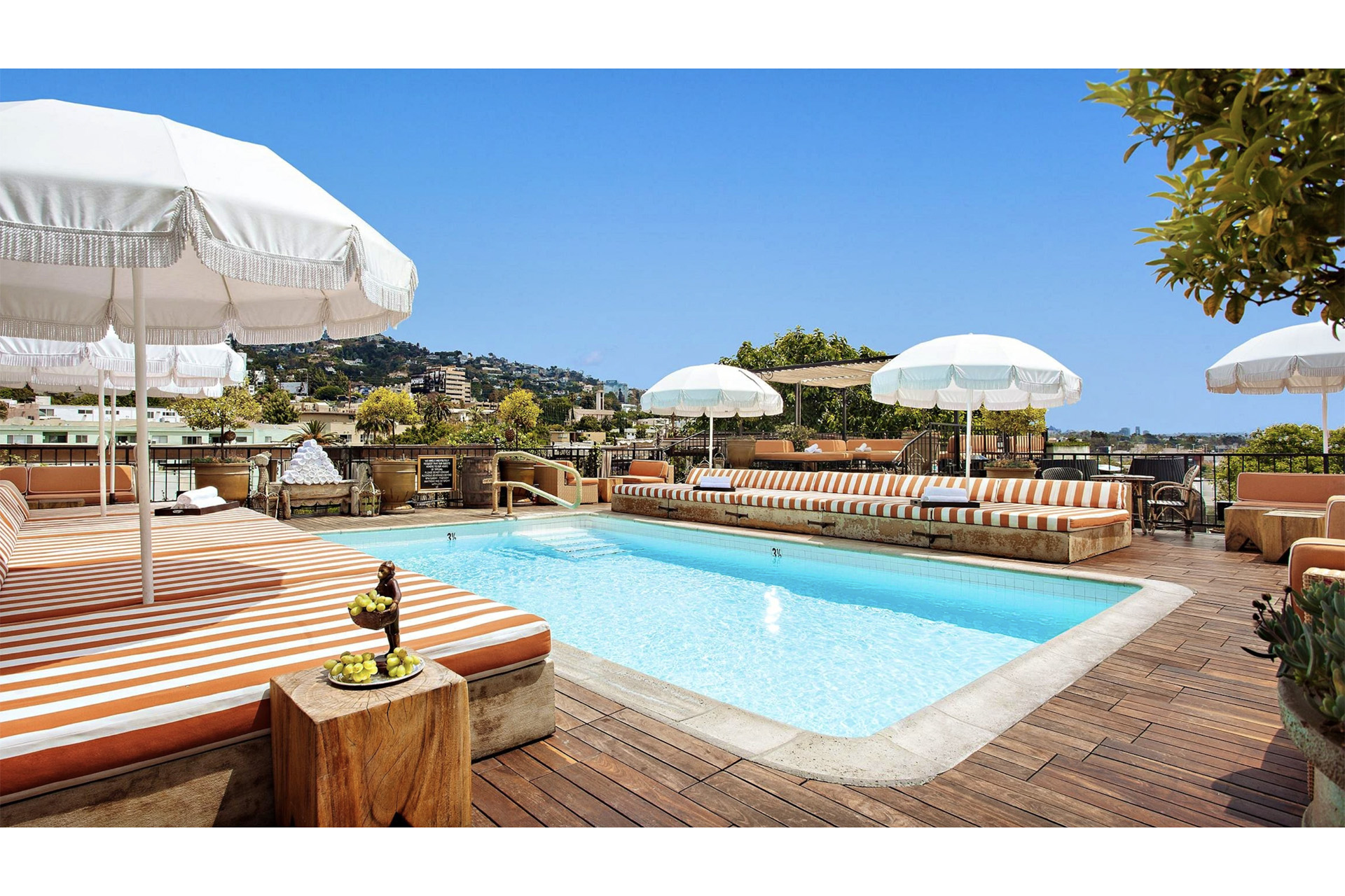 Petit Ermitage, Los Angeles