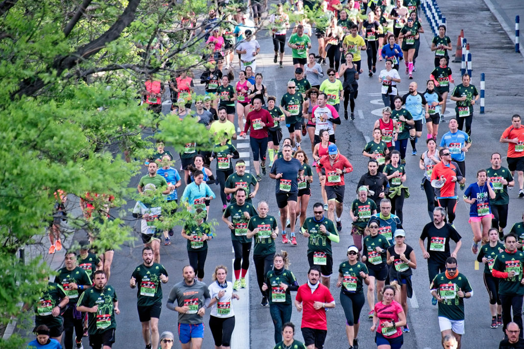 People running the London Marathon