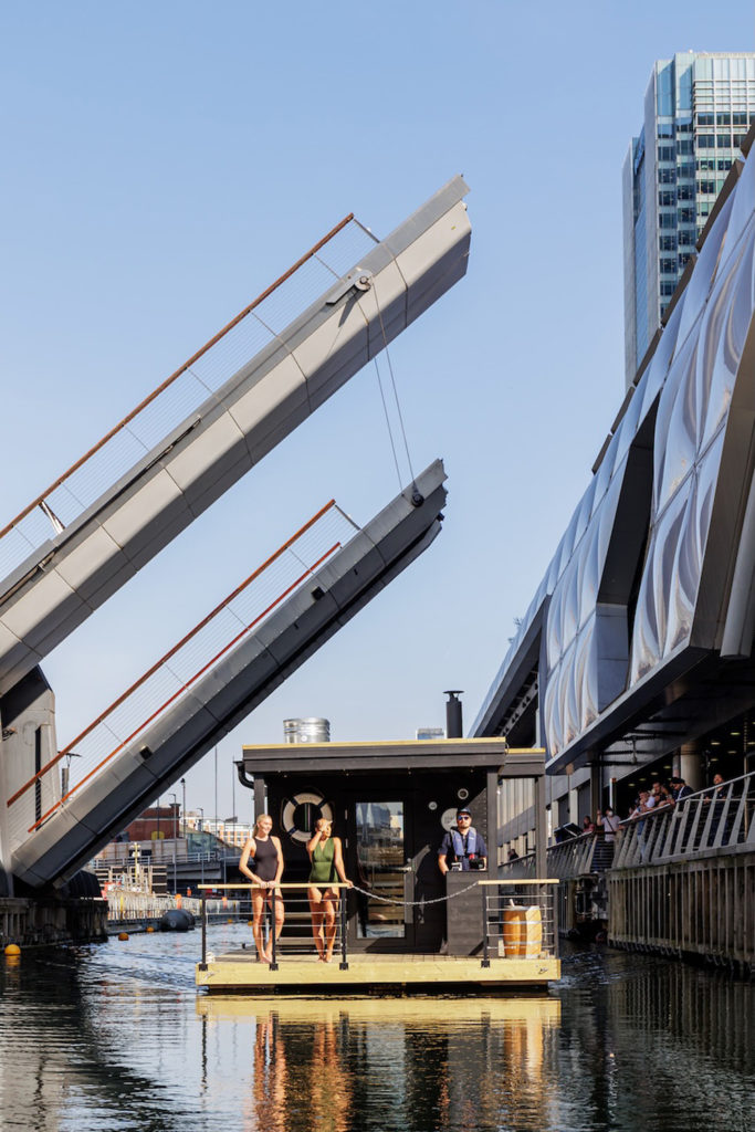 Sauna boat in Canary Wharf