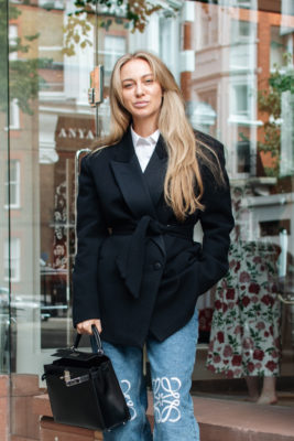 Woman with jam blonde hair