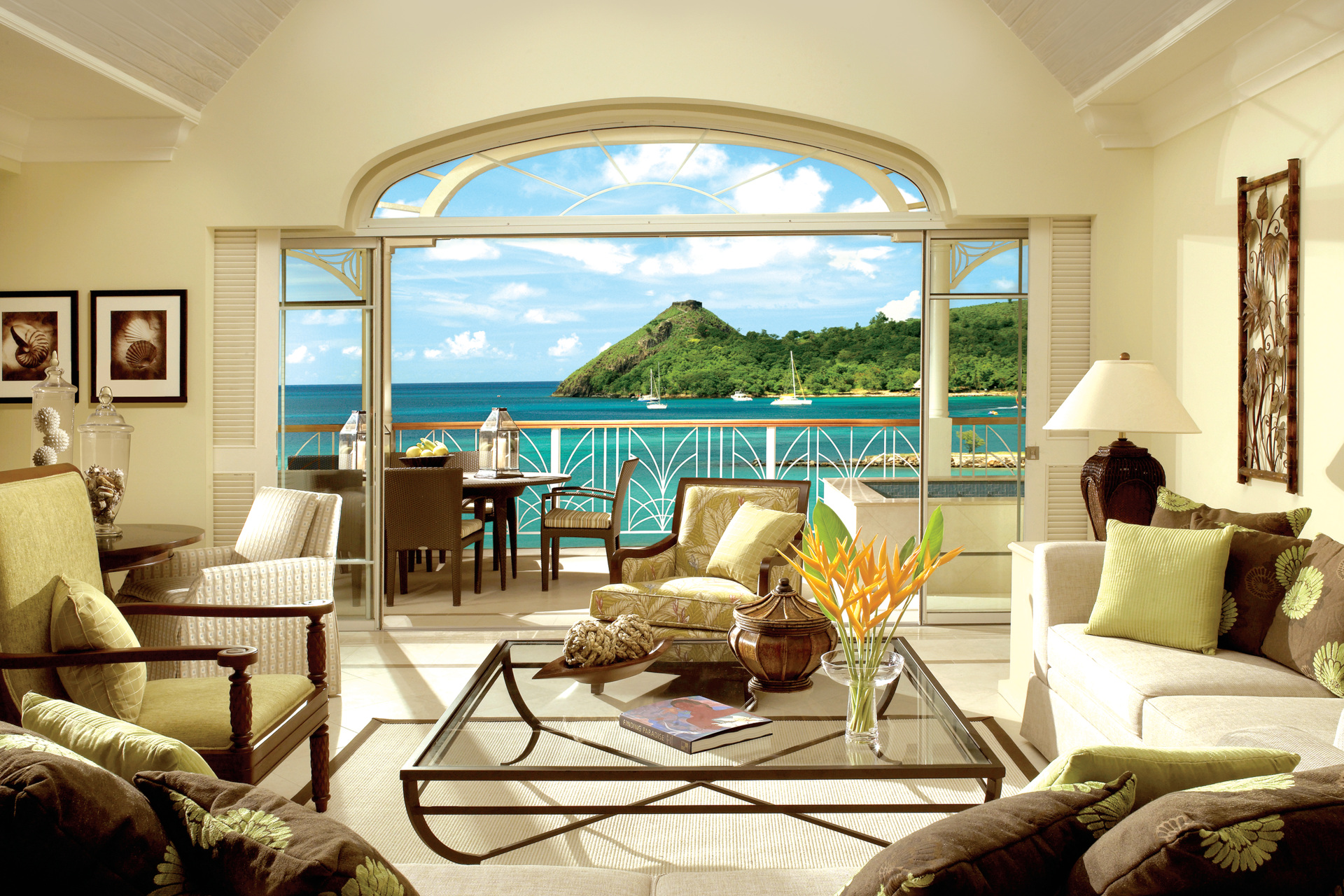 Hotel suite