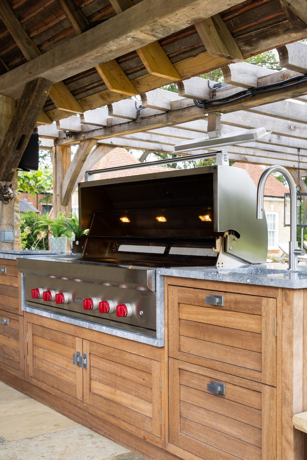 We Asked The Experts How To Design The Best Outdoor Kitchen