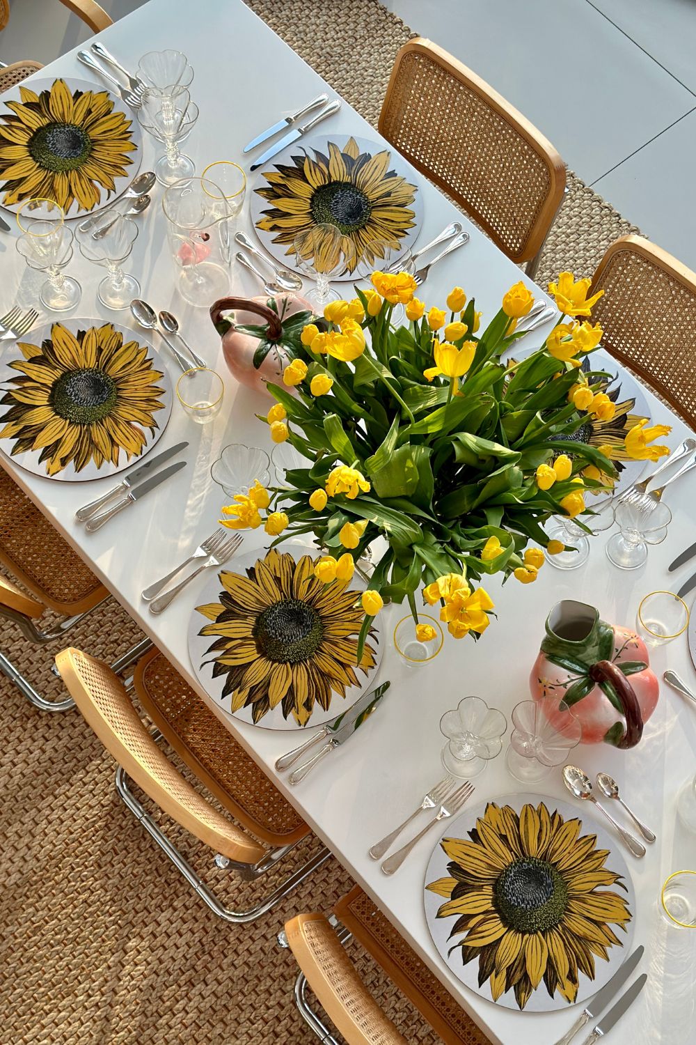 ‘Dopamine Dining’ Is This Summer’s Biggest Tablescaping Trend