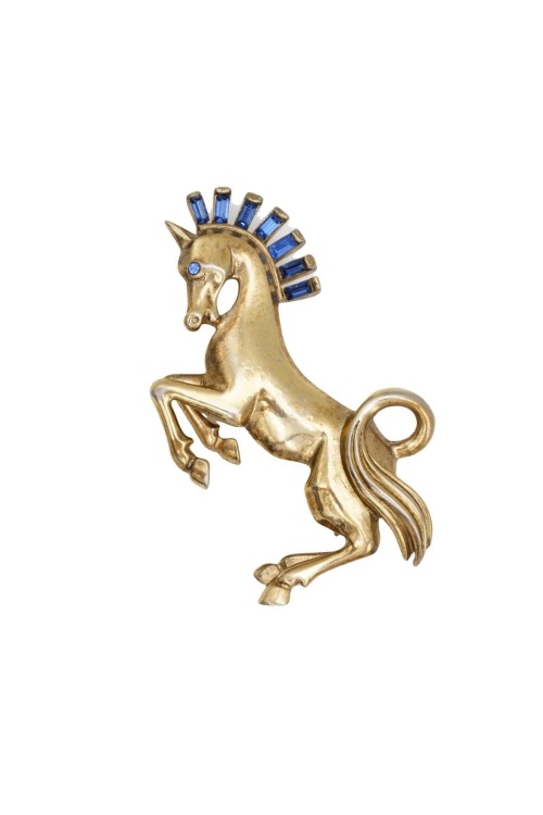 Horse brooch
