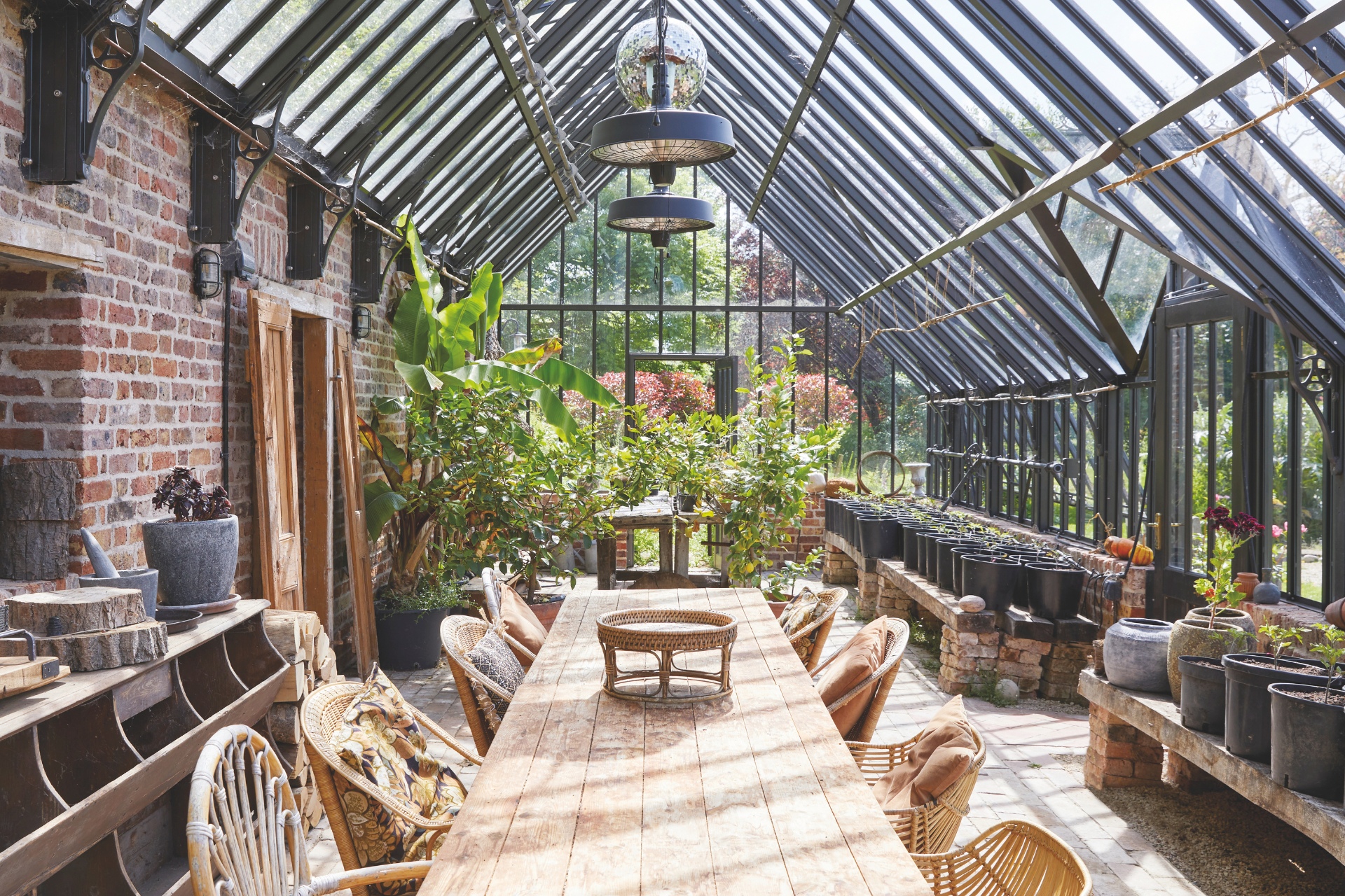 Garden room greenhouse hybrid by Alitex