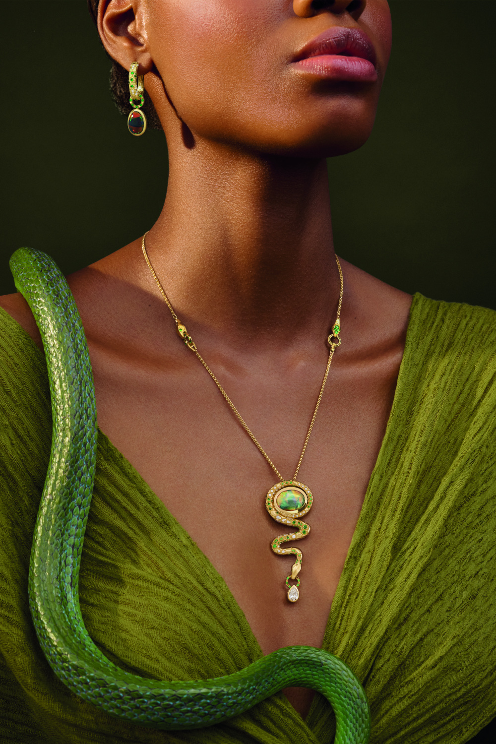 Close up of woman wearing necklace
